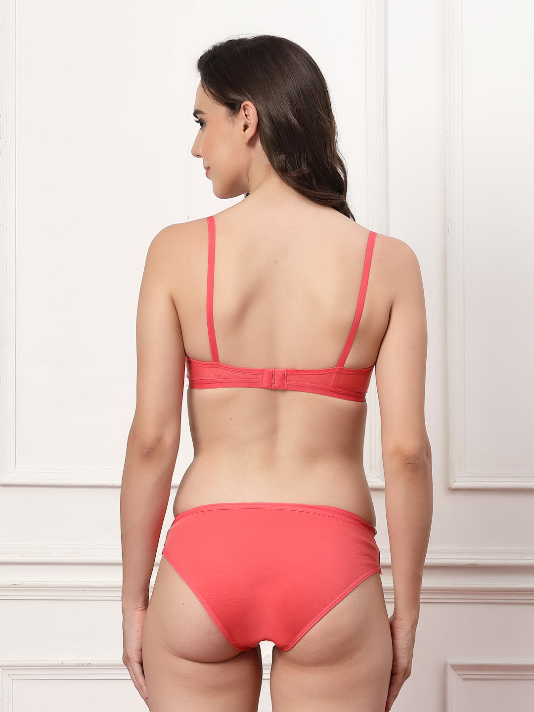 Women’s Non-Padded Lace Bra and Full Coverage Panty Set